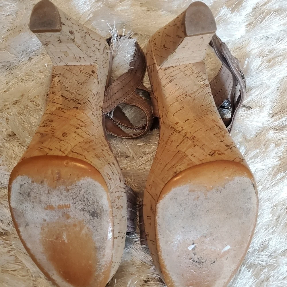 MIU MIU  leather sandal cork platform.  Sz10